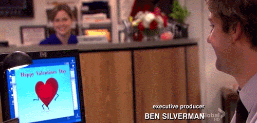 The Office dizisinden Jim Halpert ve Pam Beesly birbirlerine bakıyorlar