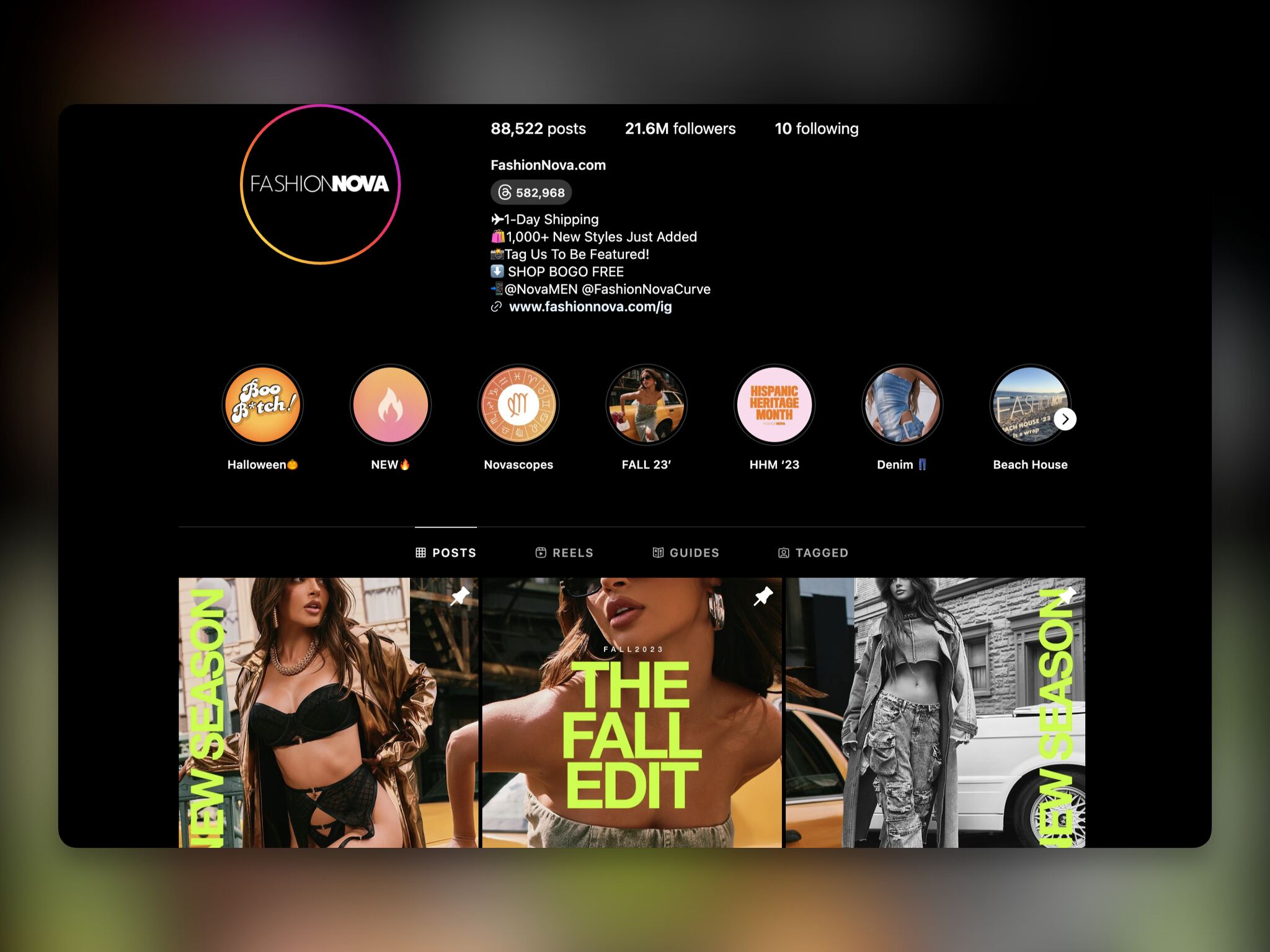 FashionNova’nın Instagram sayfasında yan yana üç farklı görüntü ve üstte highlight daireleri, hesap bilgileri ve takipçi sayısı