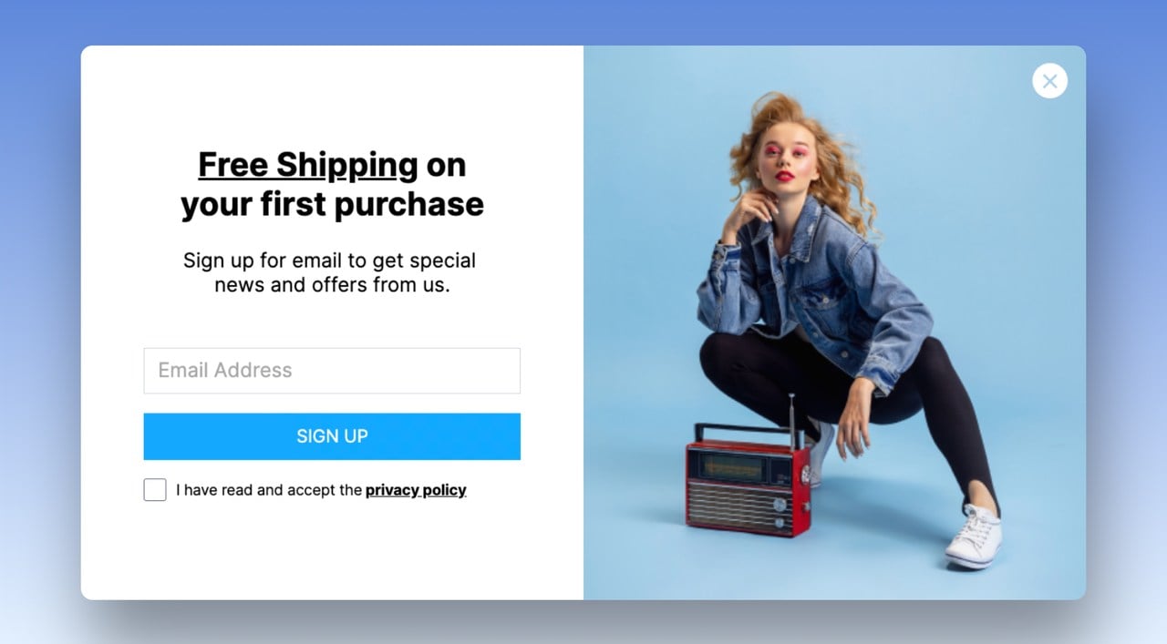 Bir kızın kameraya bakarken yanda oturduğu bir resmi içeren, kullanıcıdan e-posta adresi isteyen ücretsiz kargo pop-up örneği