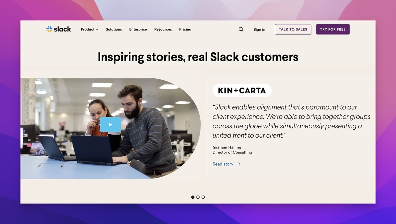 Solda memnun bir müşterinin video referansı ve sağda bir alıntı ile Slack'in müşteri hikayeleri ve referans sayfası