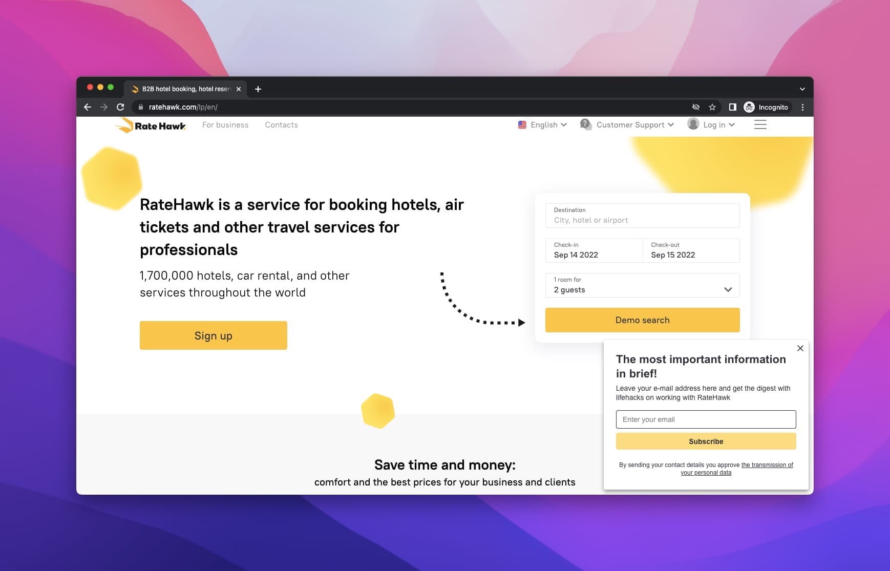 Ratehawk'ın sarı ve beyaz renkli ana sayfası, sağda bir seyahat planı takvimi ve altında bir abone olma pop-up'ı