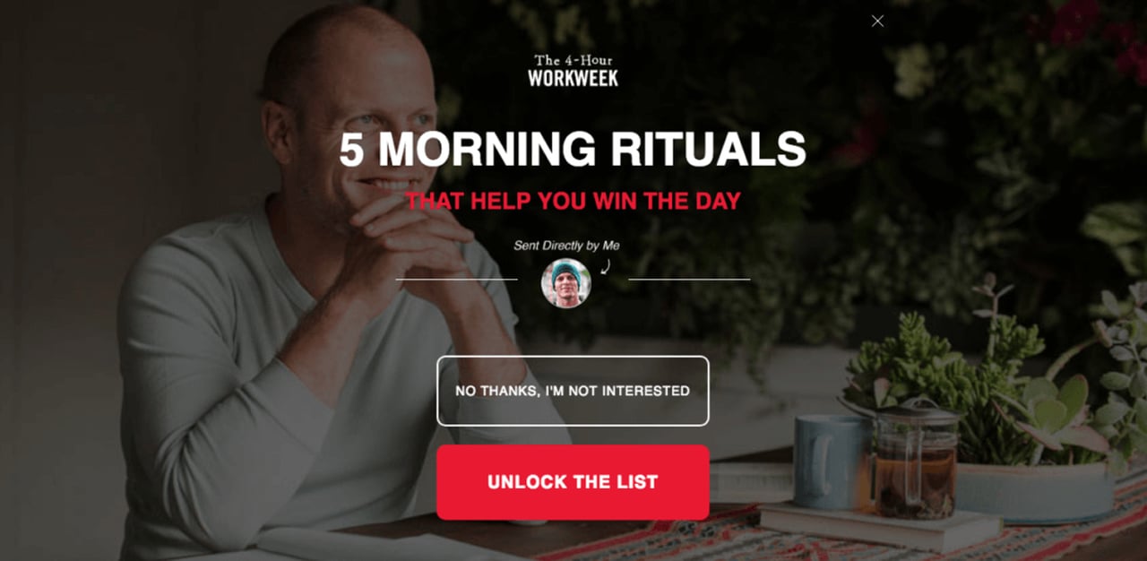 Kalın kırmızı bir CTA butonu ve küçük bir vazgeçme seçeneği olan Tim Ferriss çıkış niyeti pop-up'ı